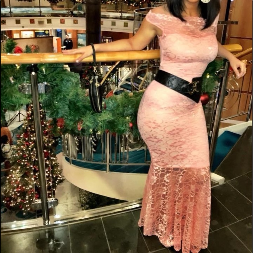 Sexy pink lace body-con mermaid dress